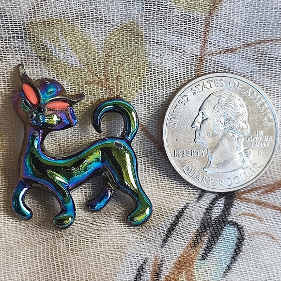 Oil Slick Metal Black Cat Halloween Brooch Wicca Magic Spells Orange Eyes FLAW - Picture 3 of 3